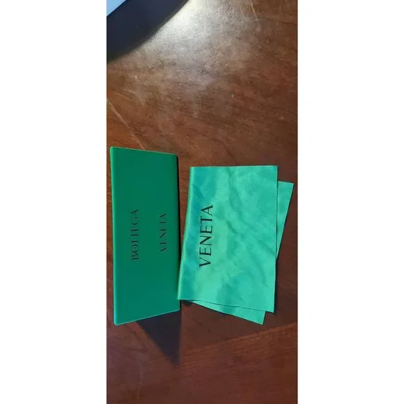 Bottega Veneta Vibrant Green Sunglasses Case - Picture 4 of 6
